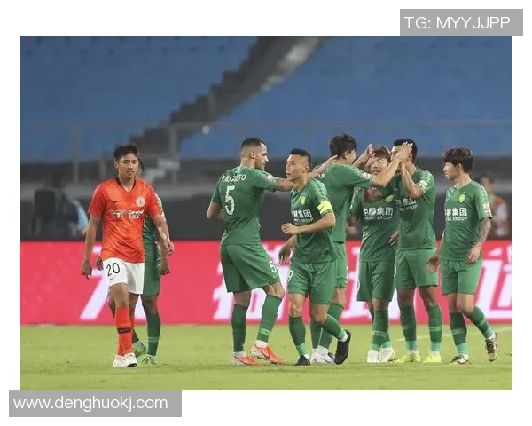 鲁能泰山与中赫国安激战正酣谁能在这场对决中笑到最后